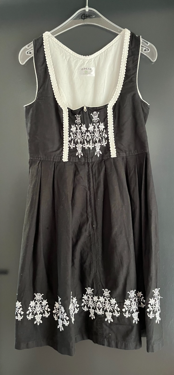 Damen Trachten Dirndl ärmellos Schwarz, weiße Stickerei ca. Gr. 38 v. Oscar