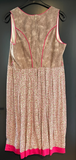 Damen Trachten Dirndl ärmellos Braun-Rosa-Weiß gemustert Gr. 44 v. Krüger Dirndl