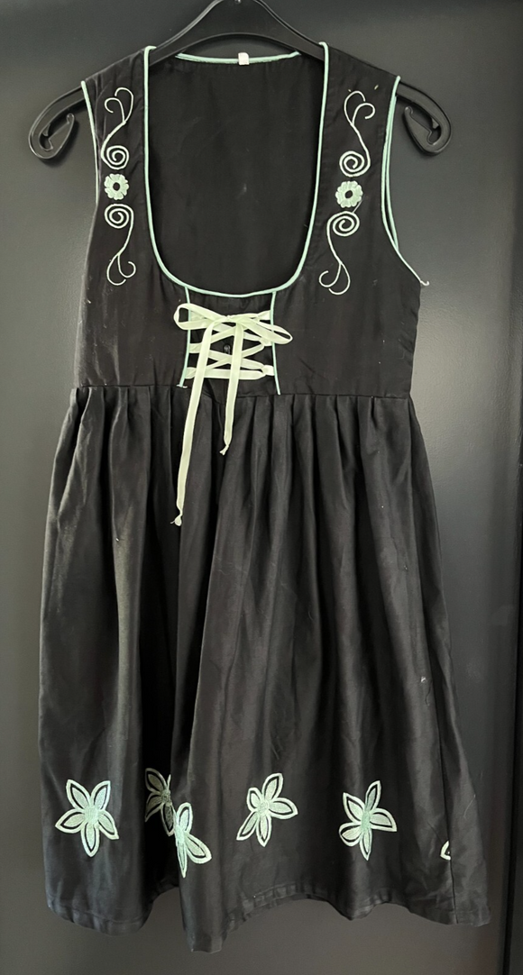 Damen Trachten Dirndl ärmellos schwarz, mintgrüne Stickerei ca. Gr. 40