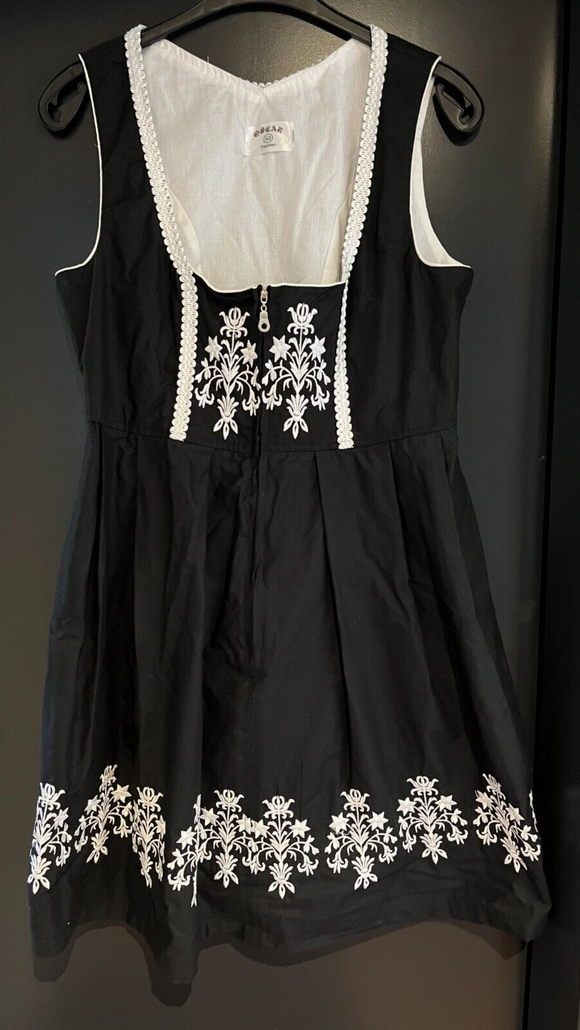 Damen Trachten Dirndl ärmellos schwarz mit Stickerei Gr. 42 v. Oscar