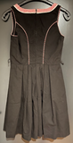 Damen Trachten Dirndl ärmellos  Schwarz, rot-weiß gemustert ca. Gr. 38 v. C&A