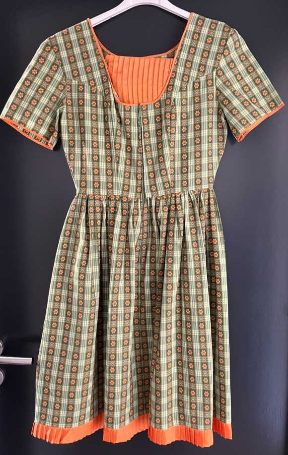 Damen Trachten Dirndl ärmellos grün orange gemustert ca. Gr. 38