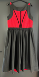 Damen Trachten Dirndl ärmellos schwarz, Rot gemustert ca. Gr. 42