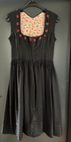 Damen Trachten Dirndl ärmellos Schwarz mit Blumenmuster ca. Gr. 40