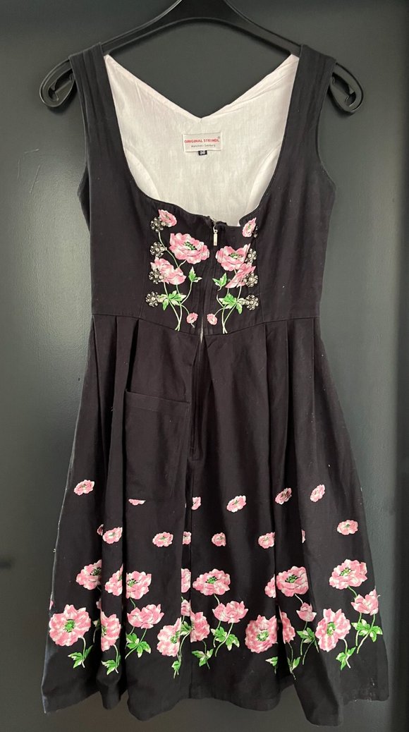 Damen Trachten Dirndl ärmellos schwarz mit Blumenstickerei ca. Gr. 36 v. Steindl
