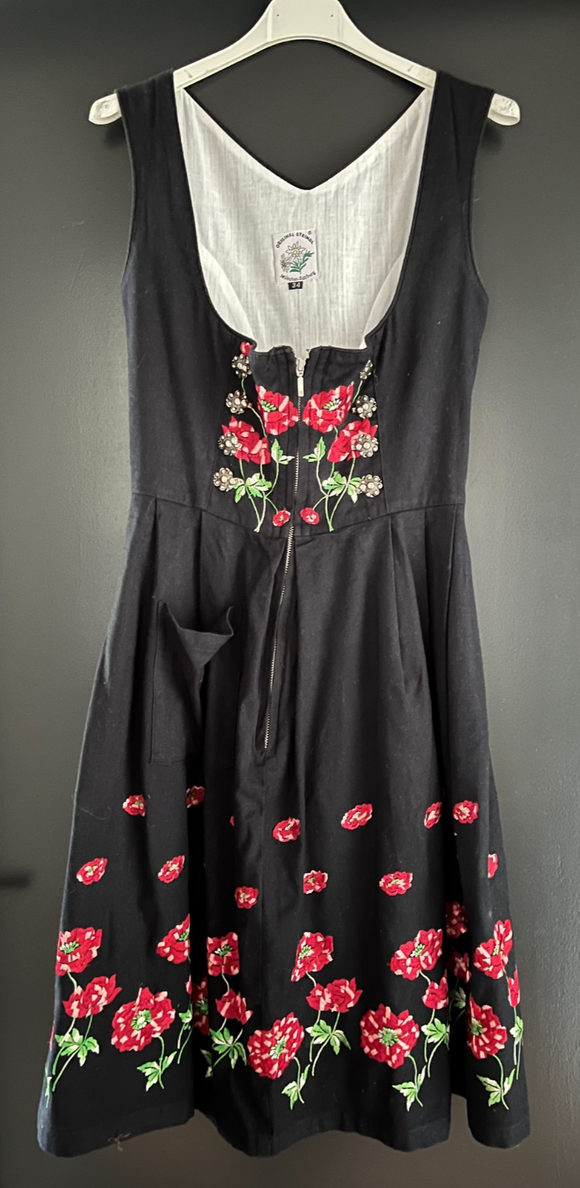 Damen Trachten Dirndl ärmellos Schwarz mit roter Stickerei ca. Gr. 34 v. Steindl