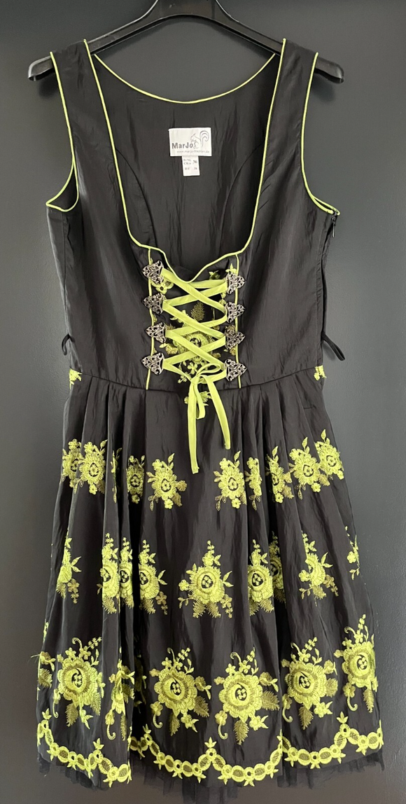 Damen Trachten Dirndl ärmellos Schwarz mit grüner Stickerei ca. Gr. 36 v. MarJo