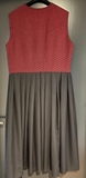Damen Trachten Dirndl ärmellos Schwarz, Rot gemustert ca. Gr. 48 v. Hofer