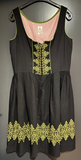 Damen Trachten Dirndl ärmellos Schwarz, grüne Stickerei Gr. 44 v. Tostmann