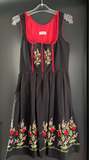 Damen Trachten Dirndl ärmellos schwarz, rot mit Stickerei ca. Gr. 38 v. Skandal