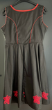 Damen Trachten Dirndl ärmellos schwarz rote Stickerei ca. Gr. 42