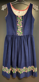 Damen Trachten Dirndl ärmellos Blau mit Stickerei ca. Gr. 36