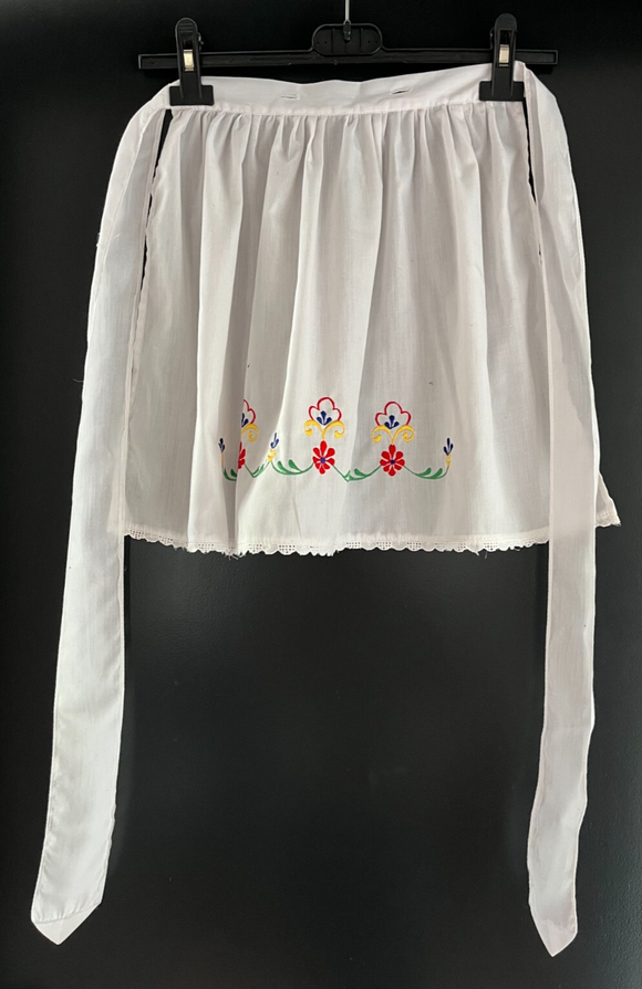 Kinder Trachten Dirndl Schürze weiß mit Stickerei Länge ca. Gr. 158