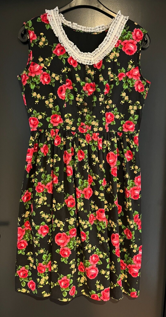 Damen Trachten Dirndl ärmellos schwarz geblümt Gr. 40/42