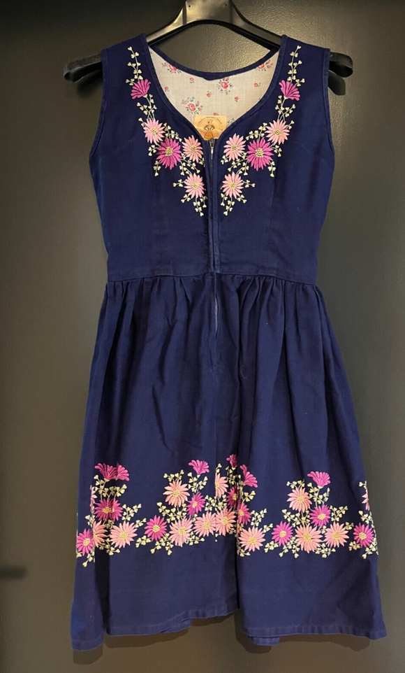 Damen Trachten Dirndl ärmellos blau mit Stickerei ca. Gr. 32