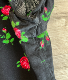 Damen Trachten Dirndl ärmellos Schwarz geblümt mit weißen Spitzeneinsatz Gr. 40