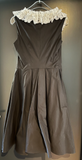 Damen Trachten Dirndl ärmellos Schwarz, weiße Rüschen ca. Gr. 36