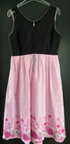 Damen Trachten Dirndl ärmellos Schwarz, Rosa gemustert Gr. 40 v. Oscartrachten