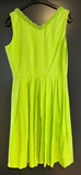 Damen Trachten Dirndl ärmellos Grün, Weiß gemustert Gr. 40 v. Almenrausch