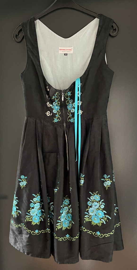 Damen Trachten Dirndl ärmellos schwarz, blaue Stickerei ca. Gr. 38 v. Steindl