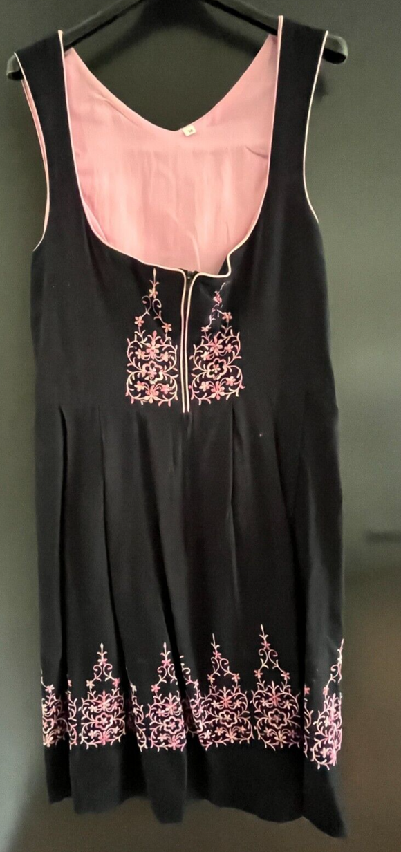 Damen Trachten Dirndl schwarz rosa Stickerei Gr. 38