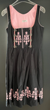 Damen Trachten Dirndl ärmellos Schwarz, Rosa Stickerei Gr. 36 v. Skandal