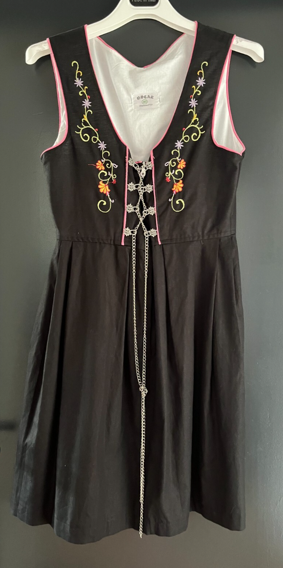 Damen Trachten Dirndl ärmellos schwarz mit Stickerei ca. Gr. 40 v. Oscar