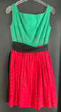 Damen Trachten Dirndl ärmellos grün, rot mit Schwarzer Schürze ca. Gr. 36