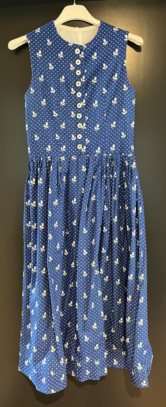 Kinder Trachten Dirndl ärmellos blau, weiß gemustert Gr. ca. 140